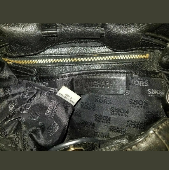 Michael Kors Blk Pleated Leather Drawstring Hobo - Picture 7 of 8